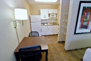 Mainstay Suites Knoxville - Cedar Bluff Zimmer foto